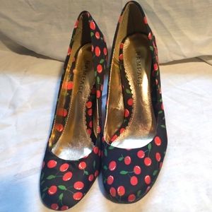 Never Worn RAMPAGE HEELS